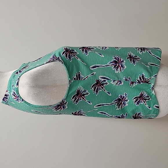 Casey & Key Palm Tree Printed Top Women's size PS Sleeveless Round Neck into a V - Picture 5 of 8